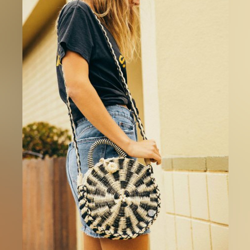 NWT! BILLABONG CROSSBODY BAG